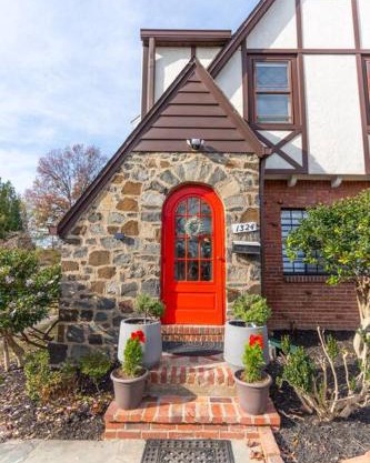 Cityscape Cottage in Arlington, VA