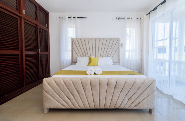 Classic 2-bedroom Apartment in Mombasa with Seaview