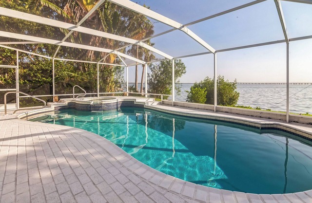 Clearwater Sunrise Waterfront House w Heated Pool