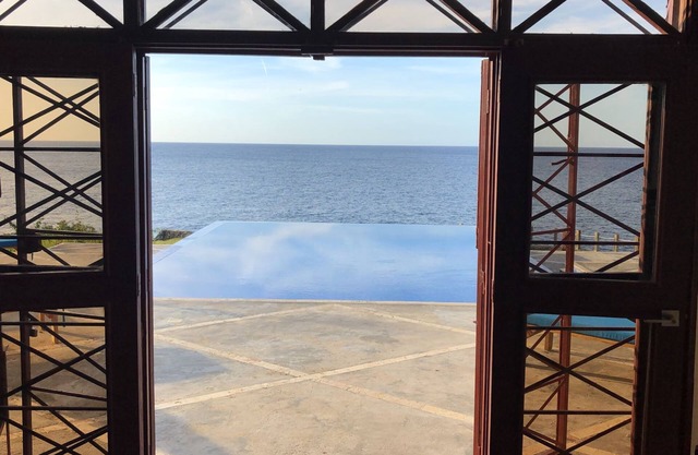 Cliff top estate with infinity pool
