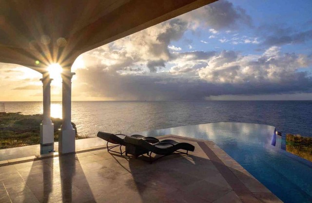 Cliff Villa Luxury villa