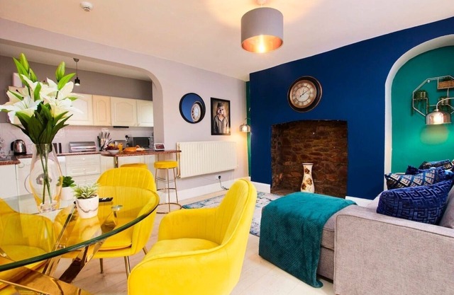 Clifton Central Modern Flat
