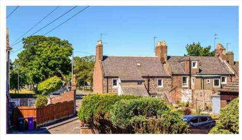 Close to beach town golf & natural beauty spots