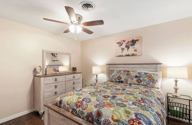 Close to Siesta Key, Shopping, Restaurants & More!