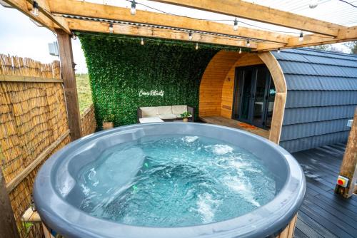 Clyde Croft - (Luxury Cabin)