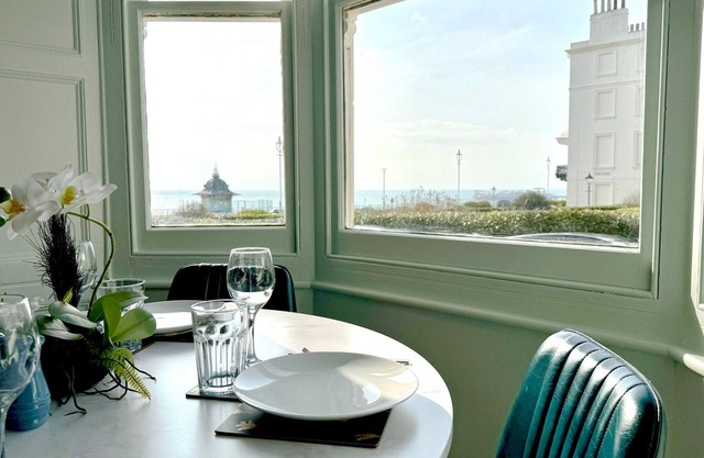 Coastal Breeze with Seaview | By My Getaways