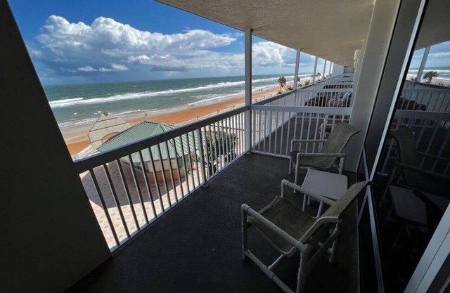 Coastal Comfort Beachfront On the Ocean Condo