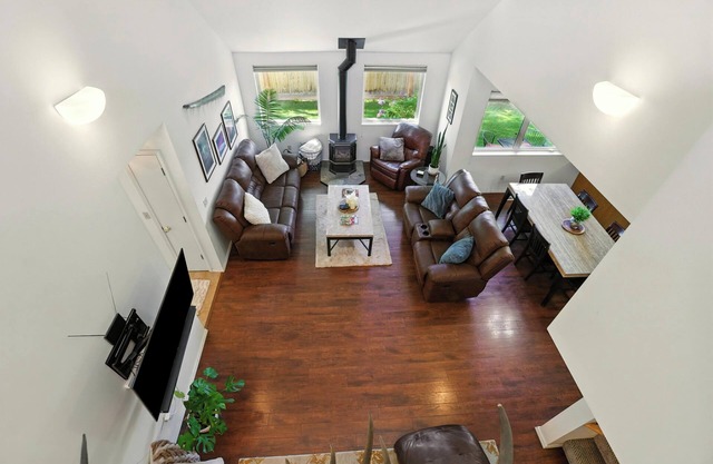 Coastal Place - BEST location in Downtown