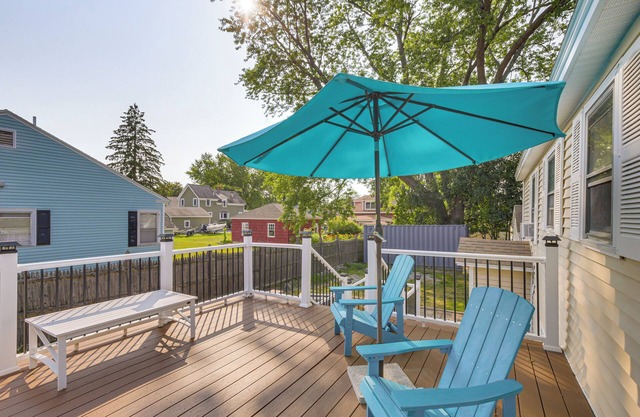 Coastal Retreat w/Large Yard < 1 Mi to Dtwn Saco!