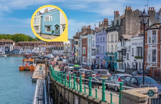 Cobb Cottage - Harbourside, permit parking