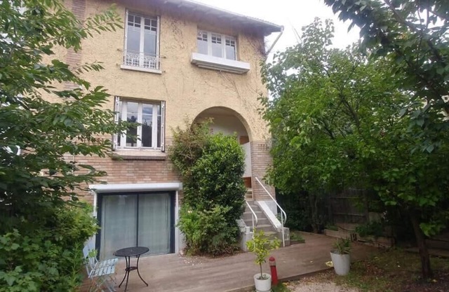 Cocoon with garden and terrace near Paris