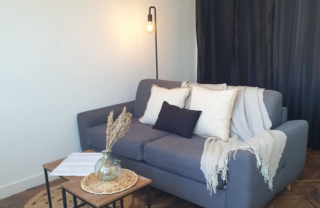 Cocooning seafront studio