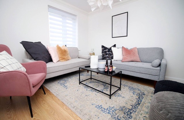 Cohost Partners Spacious 5-Bed Home in Newport