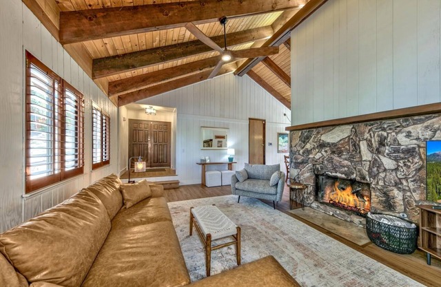 Cold Creek Retreat - Sauna, Foosball, Corn Hole, Pet Friendly, Hiking Trails