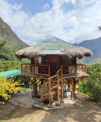 Colibamboo The Cabin. Cabaña elevada con mirador montaña malla y jacuzzi