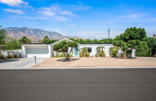 Colorful Mid-Century Gem | Pool, Spa, Firepit, Near Downtown Palm Springs