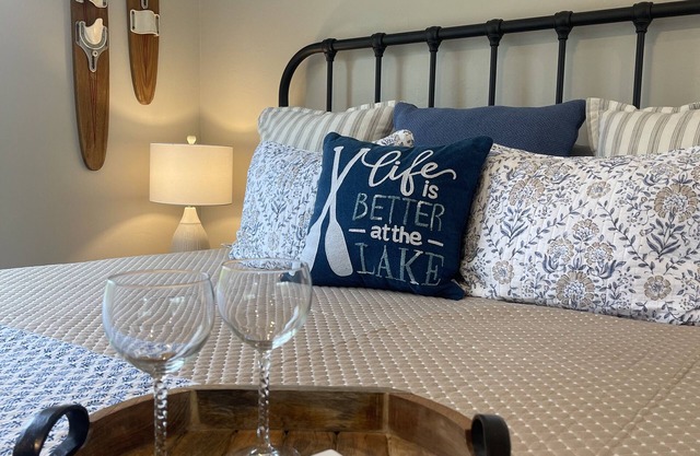 Come Relax at THE CROW'S NEST , Patriot Pointe at Lake Eufaula.