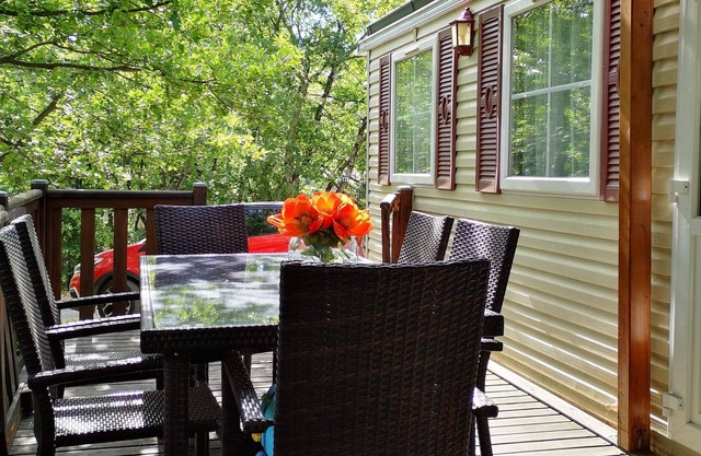 Comfort cottage in a quiet and natural campsite T03