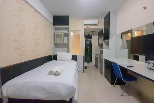 Comfort and Cozy Studio Student Castle Yogyakarta Apartment By Travelio