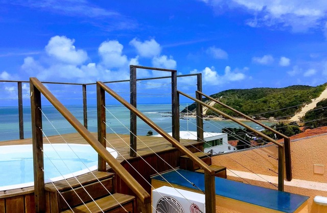 Comfort and safety for your family/friends overlooking the Morro do Careca!