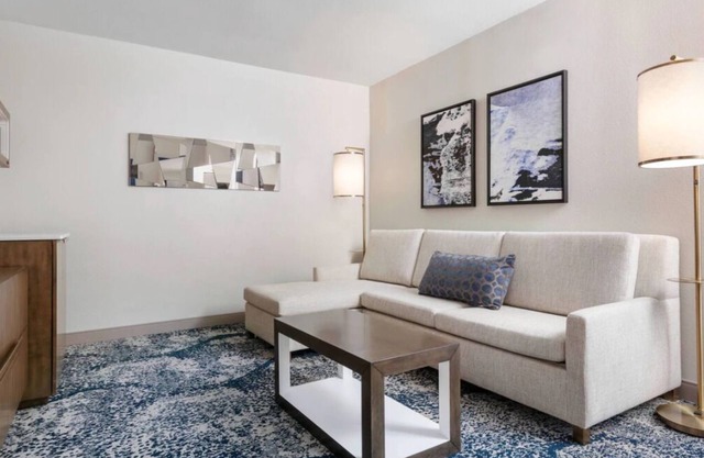 Comfort & Convenience, 2 Sleek Units, Onsite Pool, Near Cape Henry Lighthouse