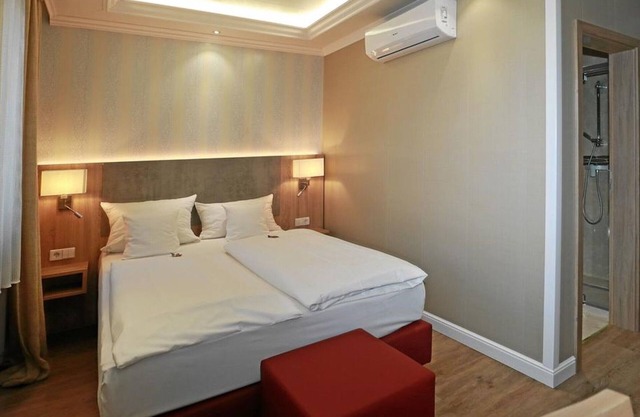 Comfort double room with shower and WC