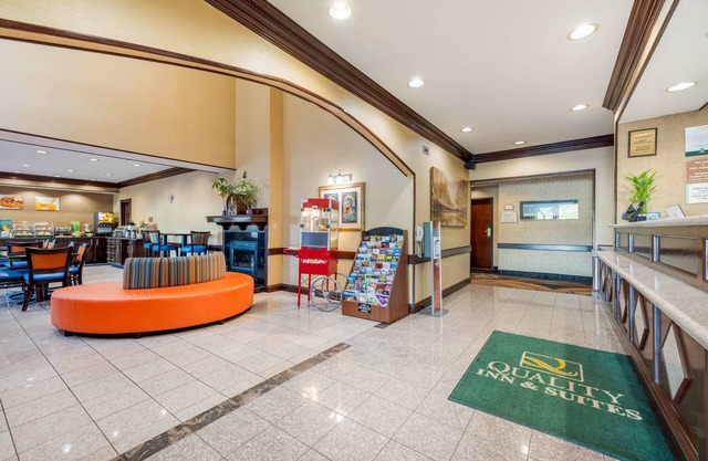 Comfort Inn & Suites Cincinnati Uptown Clifton