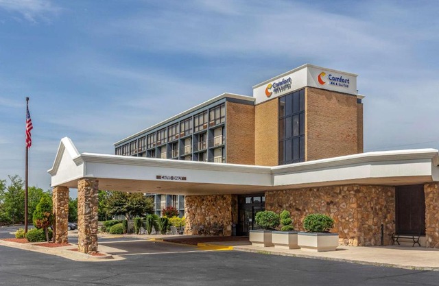 Comfort Inn & Suites near Danville Mall