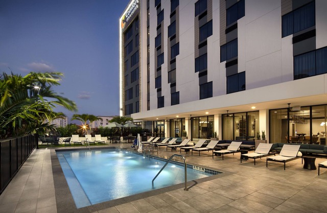 Comfort Inn & Suites Miami International Airport