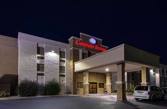 Comfort Suites Knoxville Airport