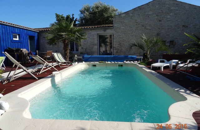 Comfortable apartment with terrace and swimming pool in a condominium