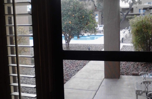 Comfortable 1BR Ground Level Condo Near Fountain Park