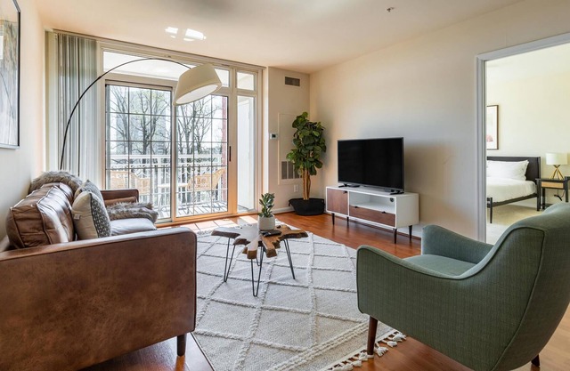 Comfortable 2BR Apartment in Rockville
