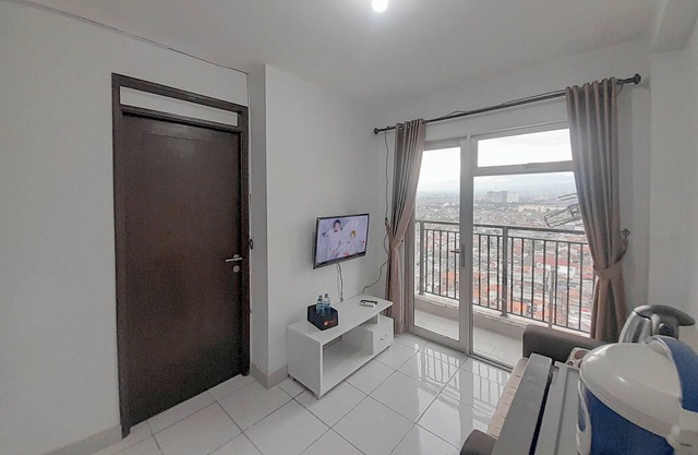 Comfortable And Homey 2Br Apartment At Mekarwangi Square Cibaduyut