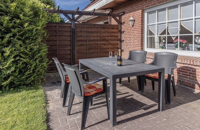 Comfortable and idyllic: The mid-terrace house with its 65 square meters located behind de