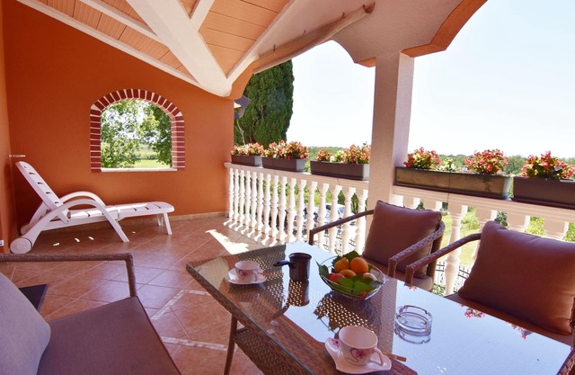 Comfortable apartment in Valizza-Umag, surrounded by greenery, air conditioned, WiFi