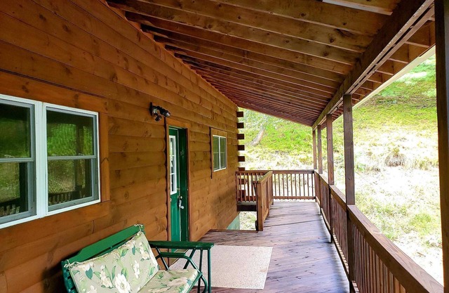Comfortable cabin in Pine Creek Valley