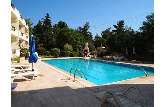 Comfortable duplex apartment in a complex in Turunc