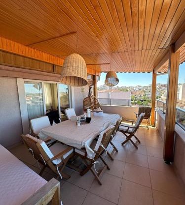 Comfortable Duplex with Stunning Ida Mountain View