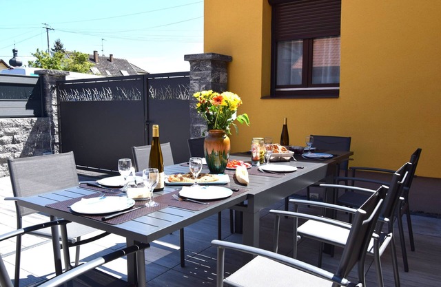 Comfortable family home with table soccer, outdoors, 30 minutes from Europa Park!