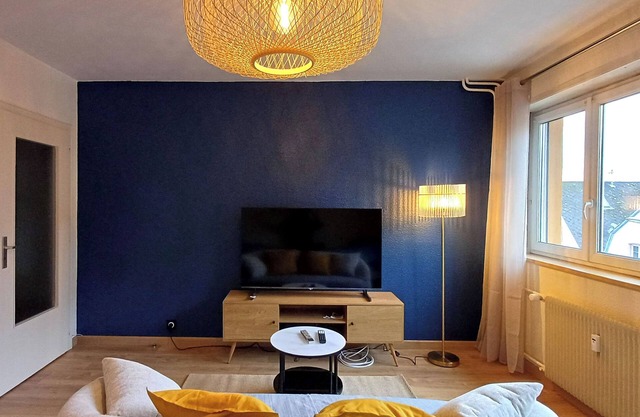 Comfortable Grand Rue & Garage