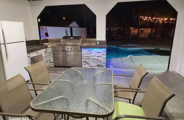 Comfortable Home With Pool Area