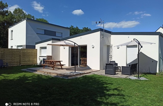 comfortable house on the ground floor, terrace, 15 minutes from the beaches, pets allowed