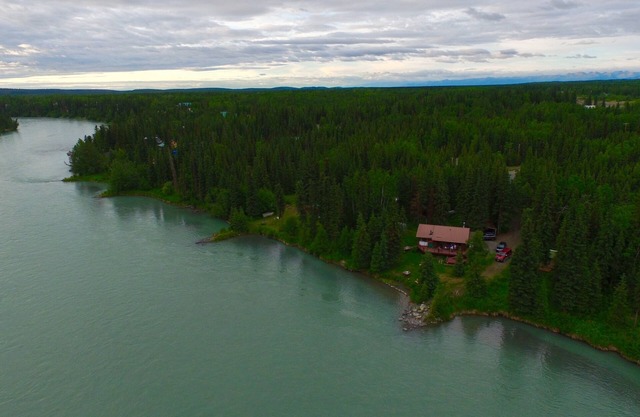 Comfortable Kenai River Cabin