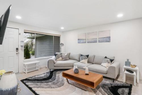 Comfortable Kirkland Home for Family & Remote Work