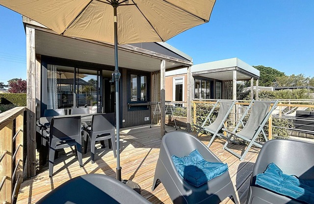 Comfortable Mobile Home, 4 Guests, 200m from Beach, Heated Pool & Fitness Room