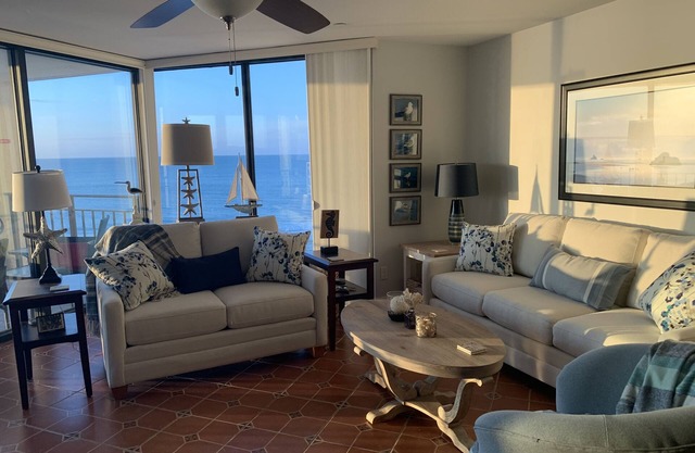 Comfortable, Pristine, Newly-Remodeled 3 Bed/3 Bath Condo on the Ocean