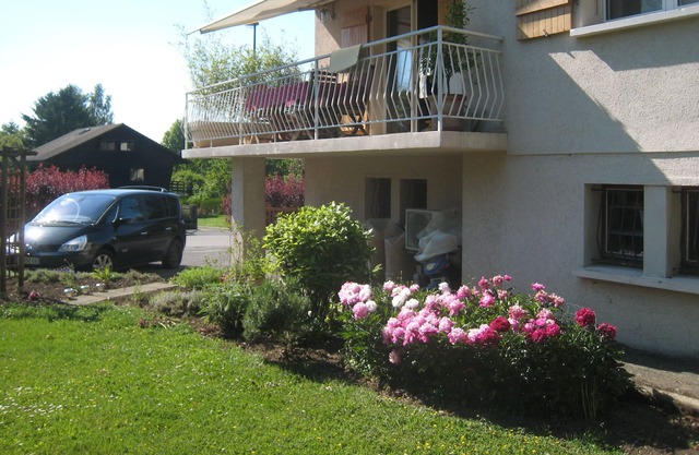 Comfortable private access room in house 5 minutes from Annecy center
