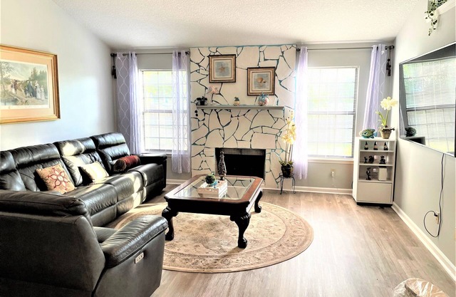 Comfortable & Quiet Home Near Beach, Mayo, walk to Shopping Great for long stays