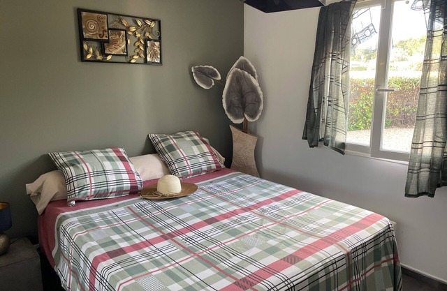 Comfortable room for rent in a quiet, well-maintained villa,